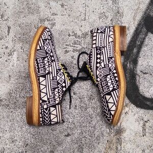 Matiko Black and White Geometric Tribal Print Espadrille Oxford Shoes Size 6
